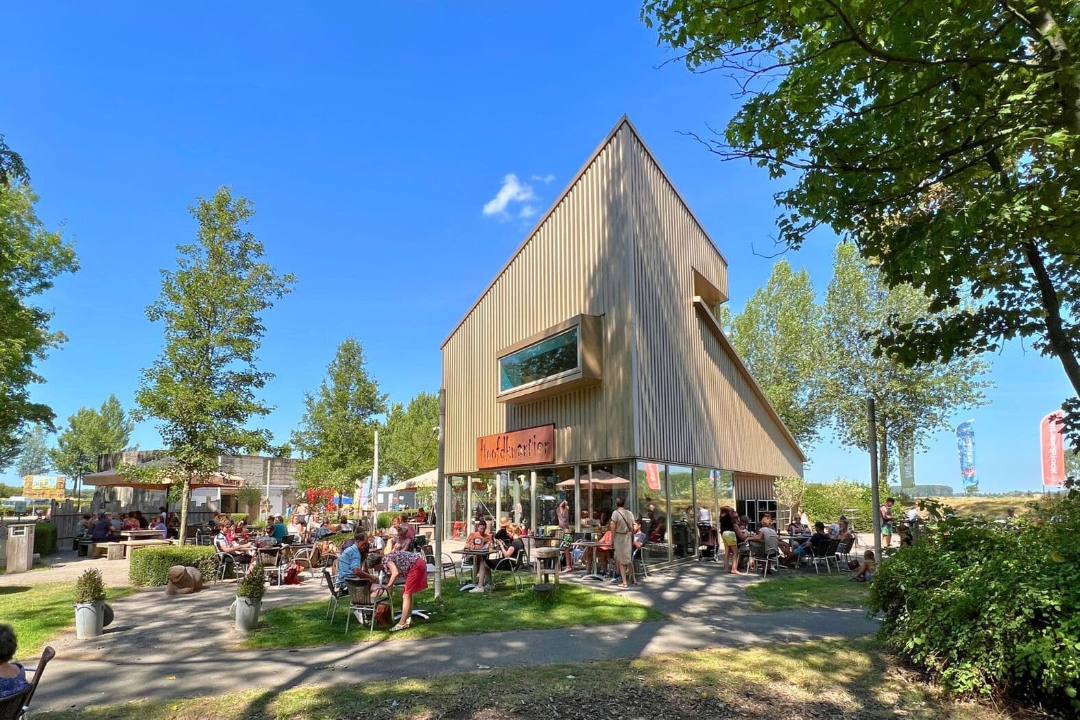 't Hoofdkwartier Groede Podium